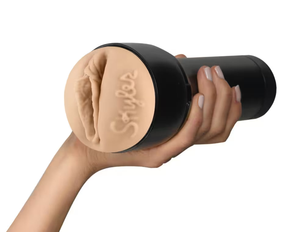 Kiiroo Feel Skyler Lo Masturbator