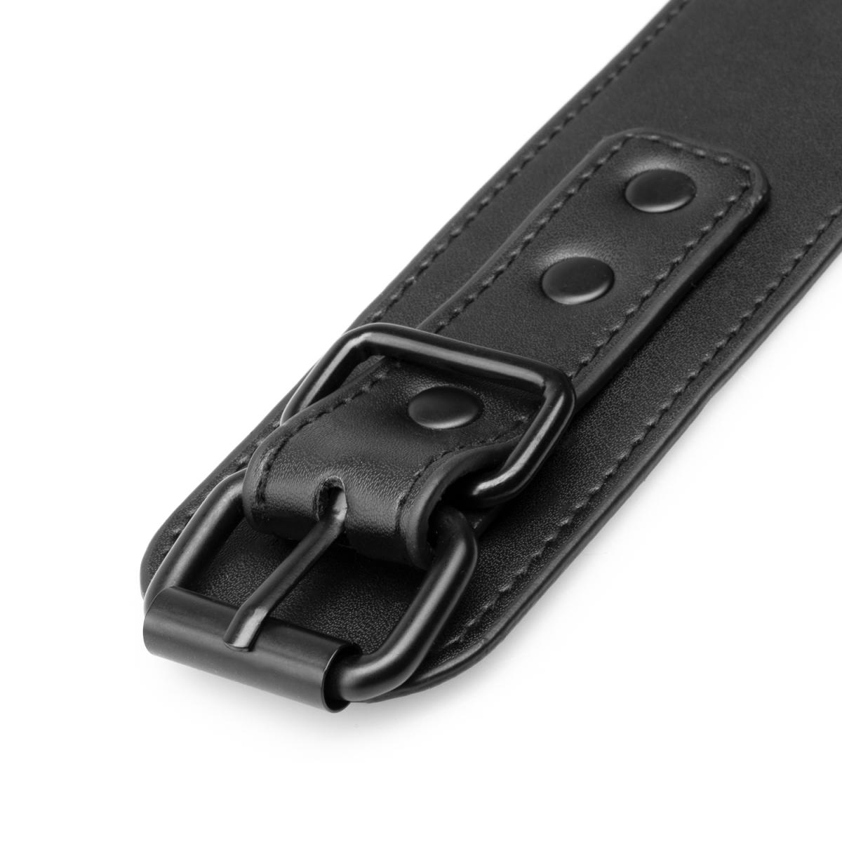 Vegaaniset nahkaiset käsiraudat