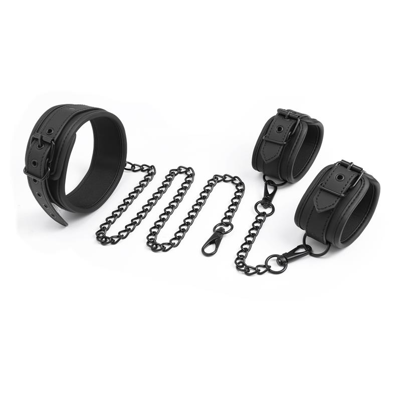 IntoYou Necklace With Handcuffs